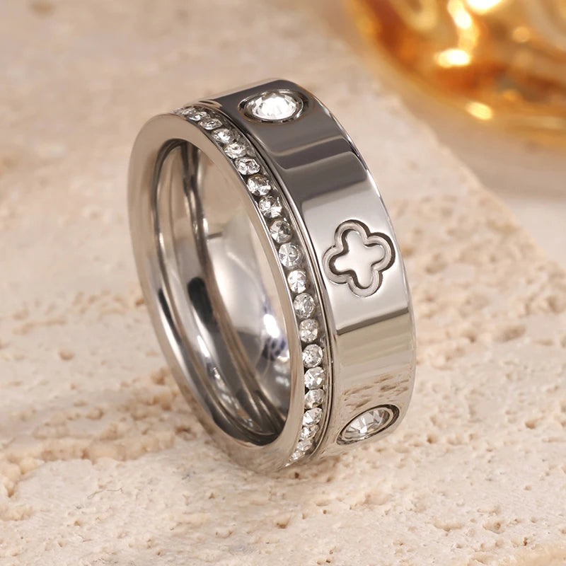 2PCS French Clover Hochwertige Edelstahl Glänzende Zirkon Ringe Set für Frauen 18K vergoldete wasserdichte nicht verblassende Ringe NEU