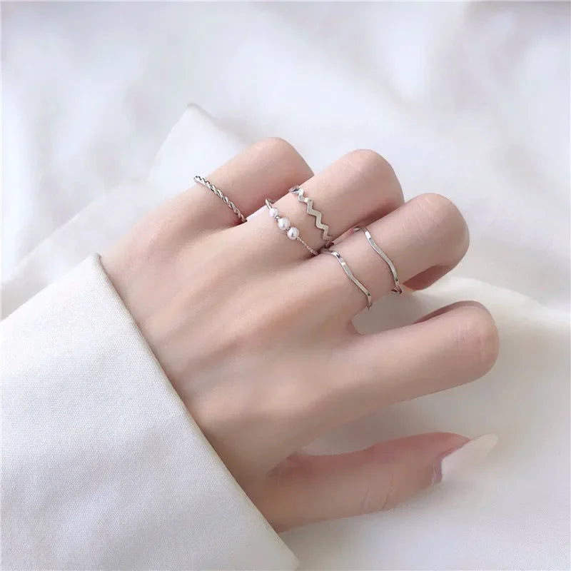 5 Teile/satz Mode Schmuck Ringe für Frauen Metall Hohl Runde Öffnung Finger Ring für Mädchen Dame Partei Schmuck Hochzeit Geschenke
