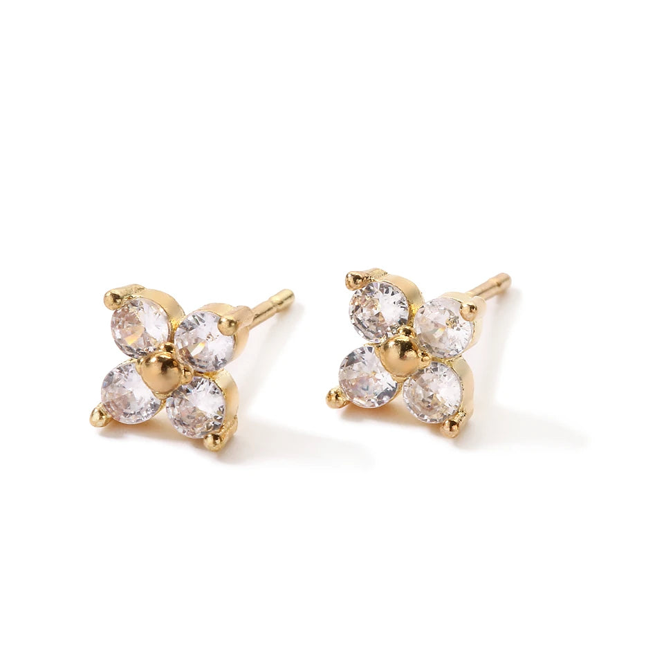 ZAKOL Modische kleine Blumen-Ohrstecker, minimalistische goldfarbene Ohrknochen-Ohr-Accessoires für Frauen und Mädchen