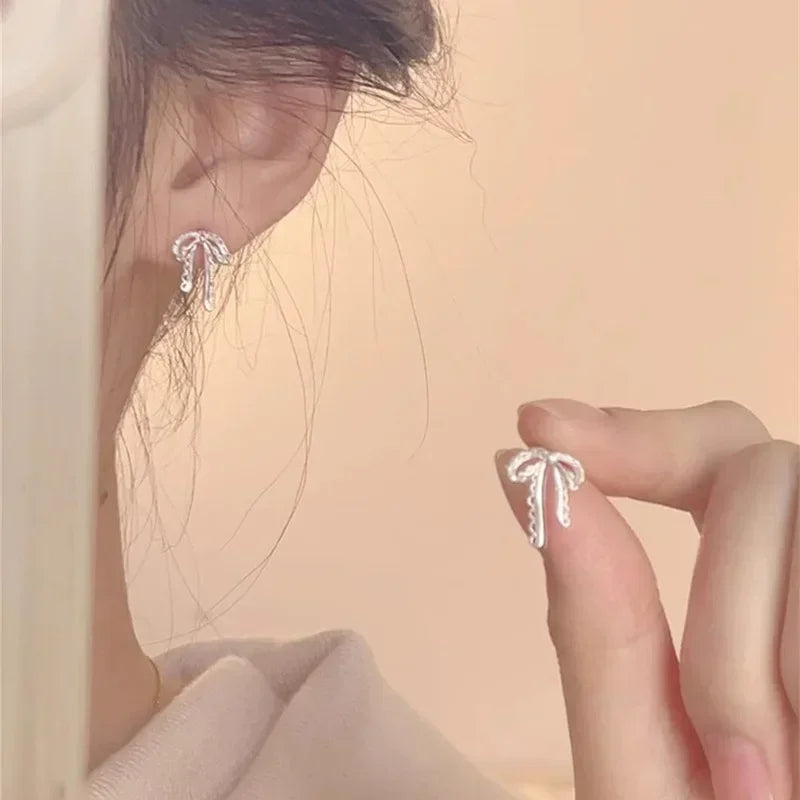 Ohrstecker aus echtem 925er-Sterlingsilber im Ballett-Stil, Mini-Bowknot-Ohrstecker für Damen, niedlicher feiner Schmuck, Piercing-Schraubperlen-Zubehör