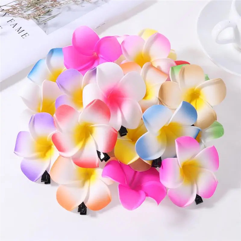 FRCOLOR 24 Stück 2,4 Zoll hawaiianische Plumeria-Blumen-Haarspange, Haarschmuck für Strandparty, Hochzeit, Event-Dekoration (12 Farben)