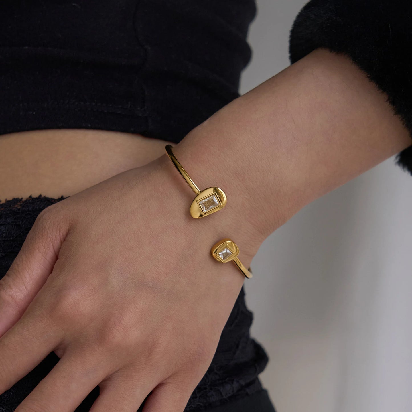 DASEIN Neue 18k Gold Überzogene Edelstahl Manschette Armband Hohe Transparente Zirkon Tänzerin Armreif INS Luxus Handgelenk Schmuck geschenke