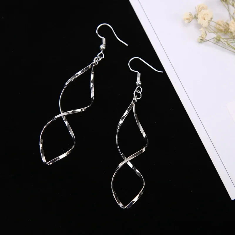 Neue Mode Kreative Trend männer Retro Schwarz Quaste Lange Kette Punk Ohrringe Hip Hop Nieten Ohrringe Weibliche Gothic Partei schmuck