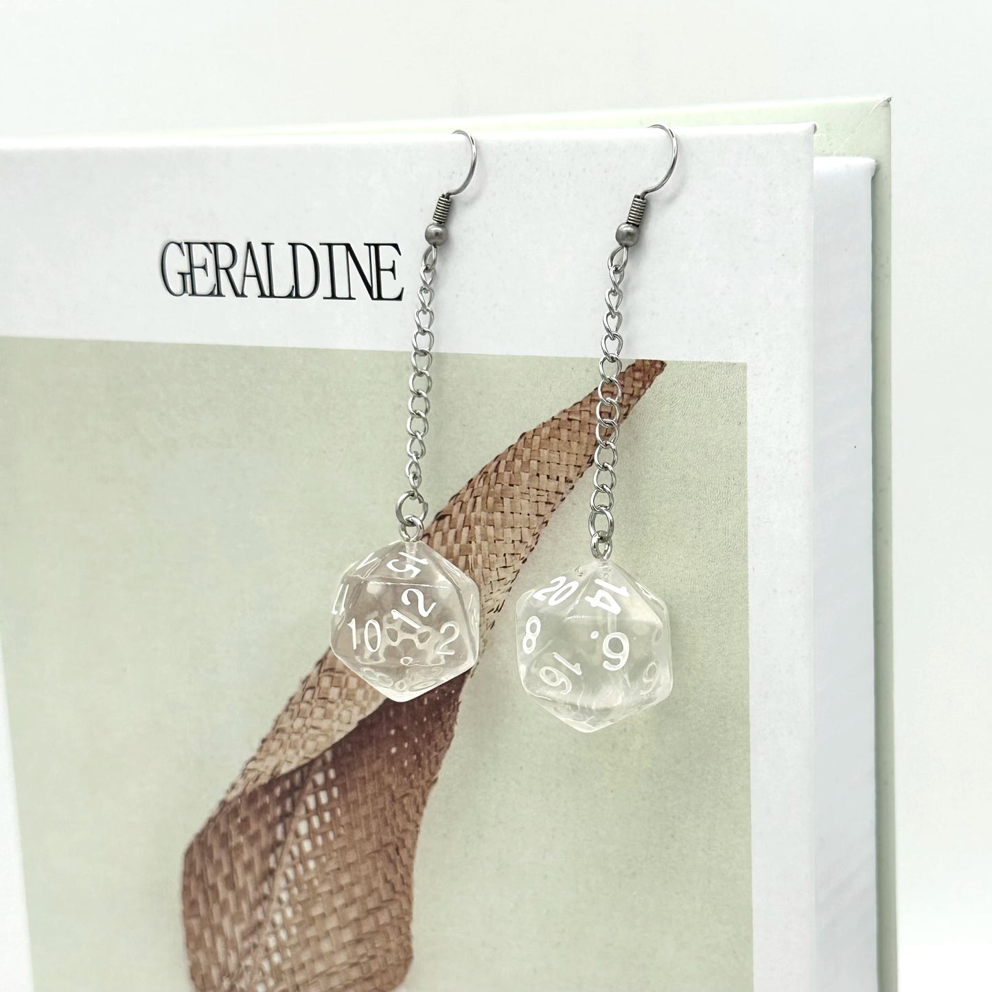 DnD D20 Harz Würfel Ohrringe für Frauen Candy Farbe Geometrische Lange Quaste Ohrring Weibliche Mädchen Partei Schmuck Geschenke
