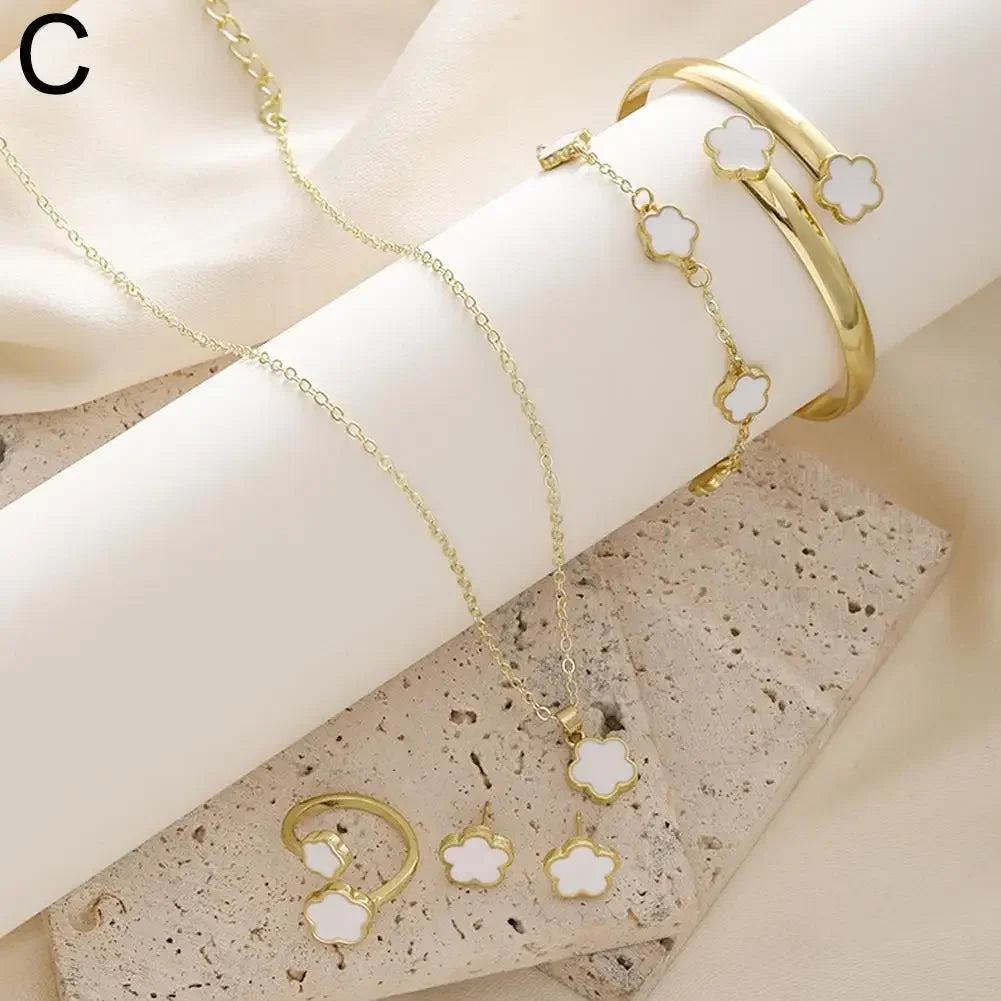 Lucky Fünfblättriges Blumenklee Ohrringe Halskette Ring Armband Fünfteiliges Set für Damen Modische Accessoires Partyschmuck