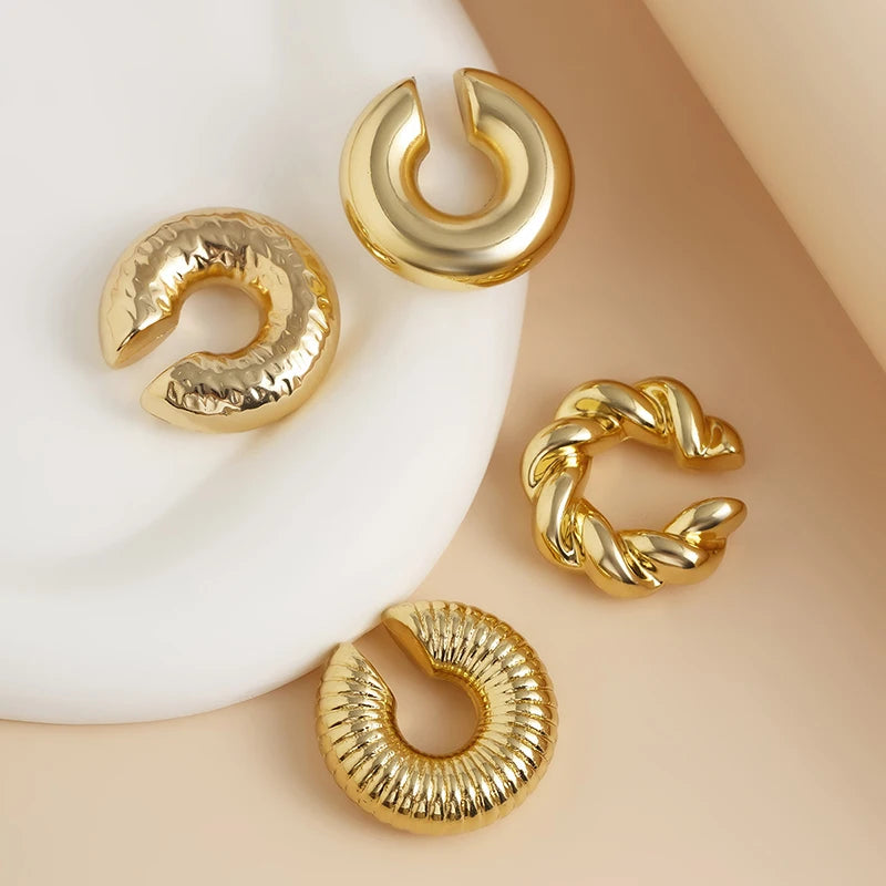 Mode 4 stücke C Förmigen Acryl Ohr Clip für Frauen Einfache Gold Silber Farbe Keine Durchbohrten Runde Ohrringe Punk Weiblichen schmuck