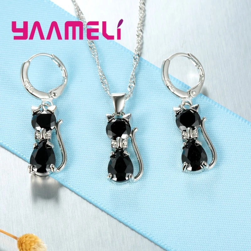 Echtes 925er-Sterlingsilber, farbige Schmucksets für Damen und Mädchen, glänzender österreichischer Kristall, niedliche Katze, Anhänger, Halskette, Huggie-Ohrring