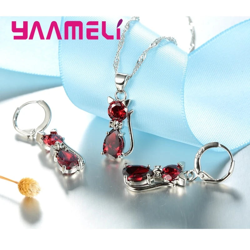 Echtes 925er-Sterlingsilber, farbige Schmucksets für Damen und Mädchen, glänzender österreichischer Kristall, niedliche Katze, Anhänger, Halskette, Huggie-Ohrring