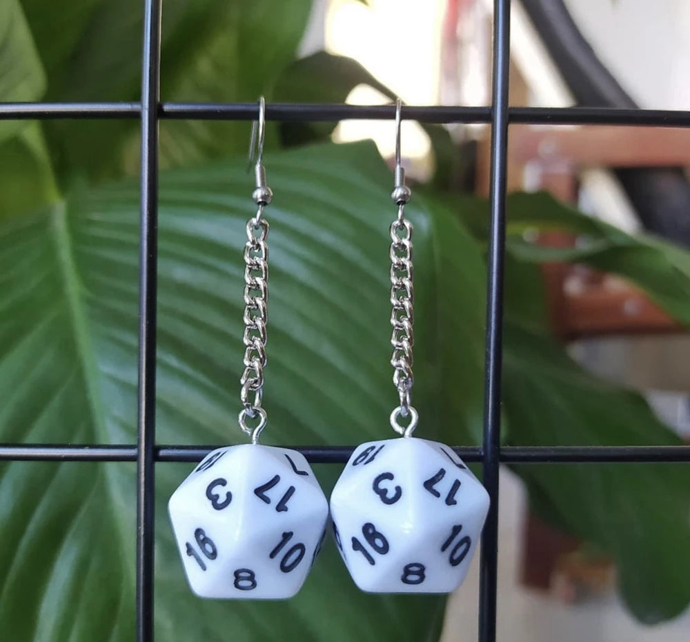DnD D20 Harz Würfel Ohrringe für Frauen Candy Farbe Geometrische Lange Quaste Ohrring Weibliche Mädchen Partei Schmuck Geschenke