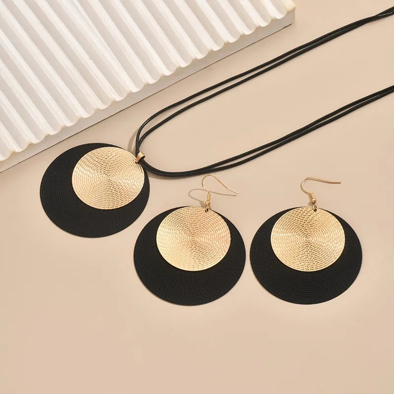 3 teil/satz Große Runde Ohrringe Kragen Halskette Set für Frauen Übertrieben PU Seil Ketten Metall Geometrische Anhänger Halskette Schmuck