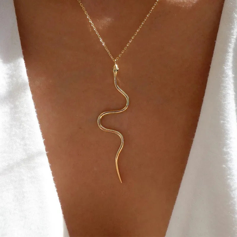 2024 neue Mode Punk Vintage Schlange Anhänger Halskette für Frauen Einfache Gold Farbe Ketten Charms Halsband Weiblichen schmuck Geschenk