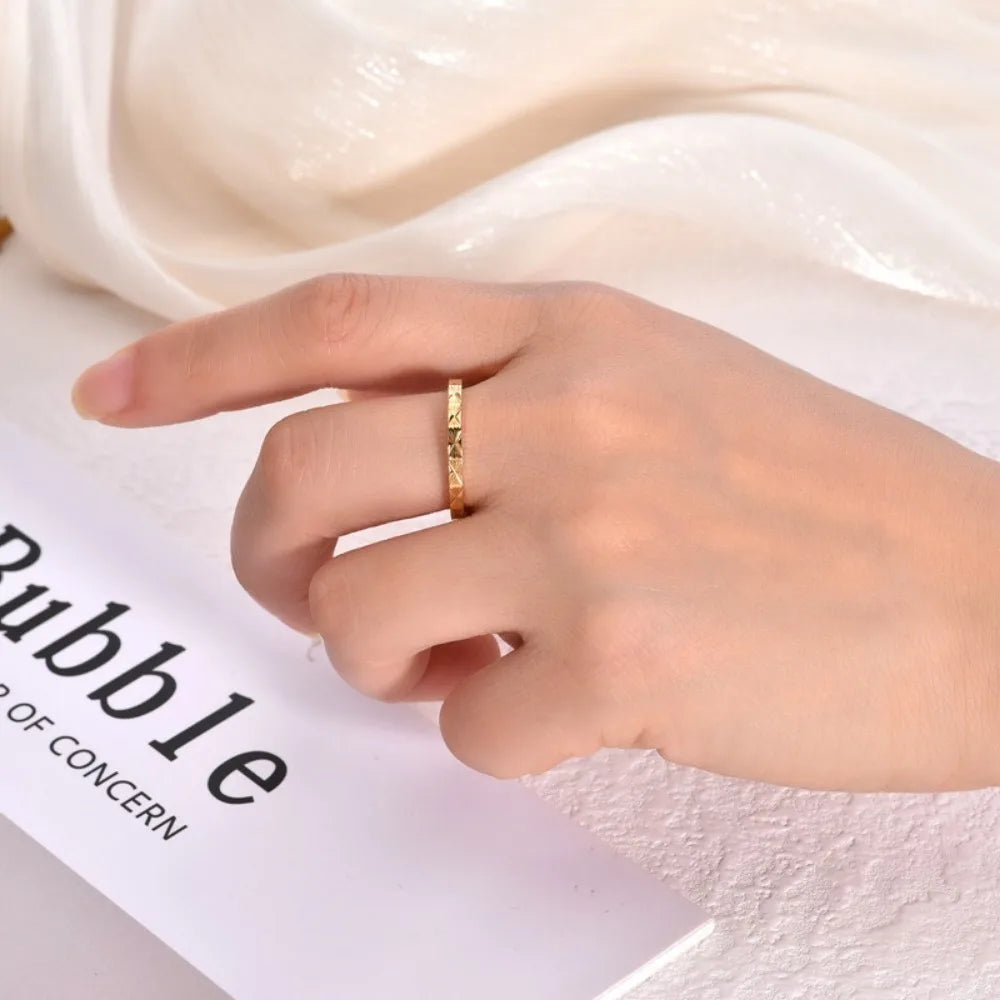 Kolmnsta 2mm Titan Stahl Stapelbare Hochzeit Ringe Für Frauen Minimalistischen Stern Kreuz Gravierte Finger Ring Paar Schmuck Anillos
