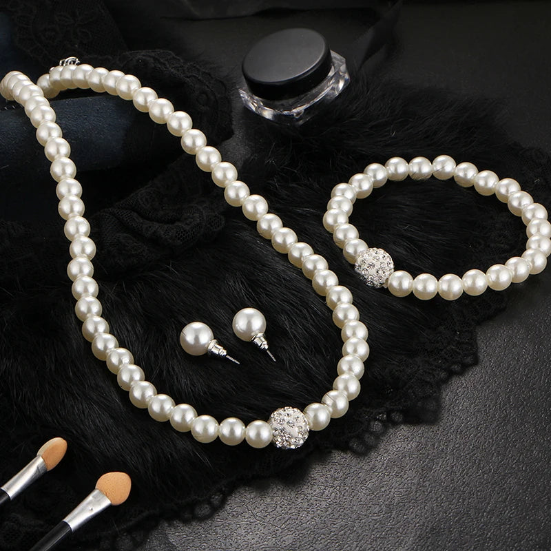 Neueste Frauen Hochzeit Schmuck Set Einfache Elegante Luxus Kristall Simulierte Perle Halskette Ohrringe Schmuck Sets 3T040