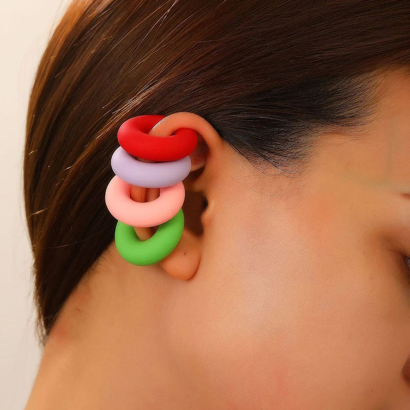 Mode 4 stücke C Förmigen Acryl Ohr Clip für Frauen Einfache Gold Silber Farbe Keine Durchbohrten Runde Ohrringe Punk Weiblichen schmuck