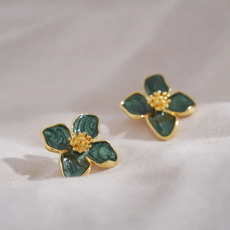 Süße Blume Ohrstecker für Frauen Vintage Metall Ohrstecker Mädchen Mode mehrfarbige frische Ohrring Party Hochzeit Schmuck