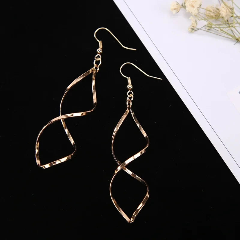 Neue Mode Kreative Trend männer Retro Schwarz Quaste Lange Kette Punk Ohrringe Hip Hop Nieten Ohrringe Weibliche Gothic Partei schmuck