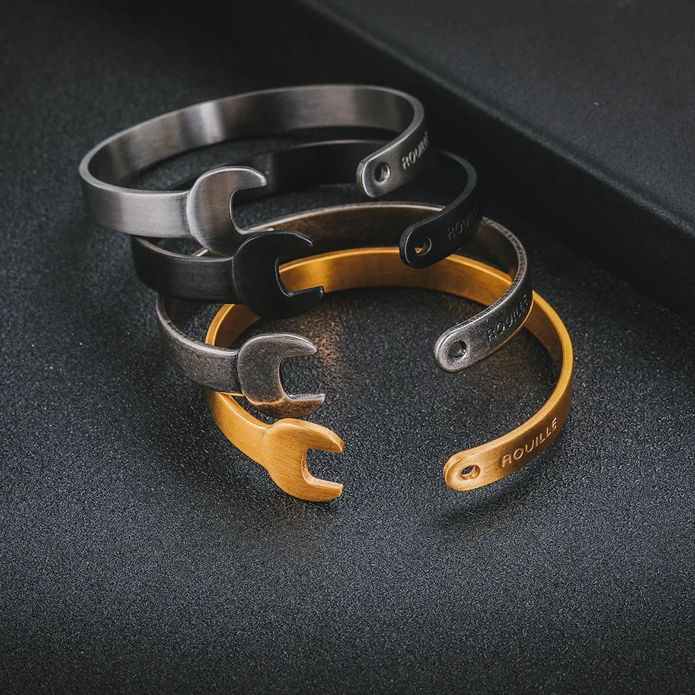 Rouille Vintage mechanisch gravierte Schraubens chl üssel Armband trend ige Marke Titan Stahl offenes Design Herren Damen schmuck