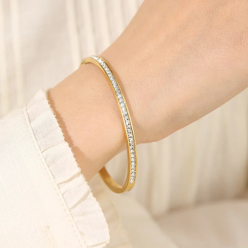 ZAKOL Wasserdichtes Edelstahl-Manschettenarmband, Armreifen für Damen, glattes Metall, zu öffnende Armbänder, Schmuck, Geschenk