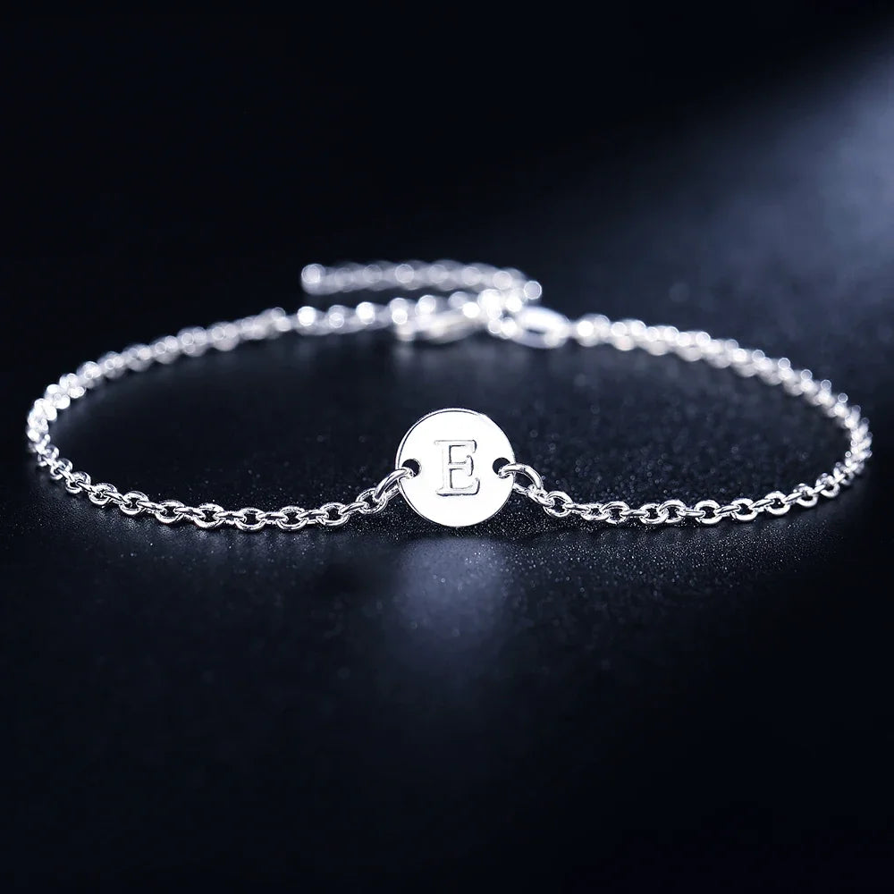 Neuer Trend 925er Sterlingsilber 26-Buchstaben-Karten Kettenarmbänder für Frauen Mode Hochzeit Party edler Schmuck Weihnachtsgeschenke
