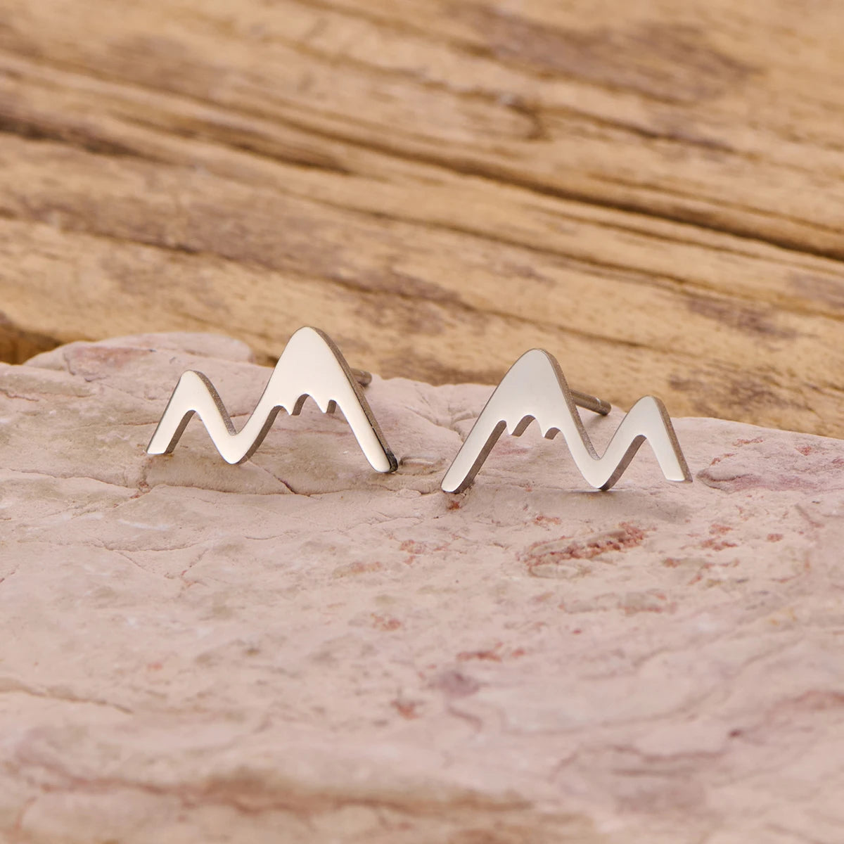 Lässige Mode Edelstahl Mountain Peak Ohrstecker für Frauen Mädchen Klassische Geographie Ohr Piercing Schmuck Wanderer Geschenke