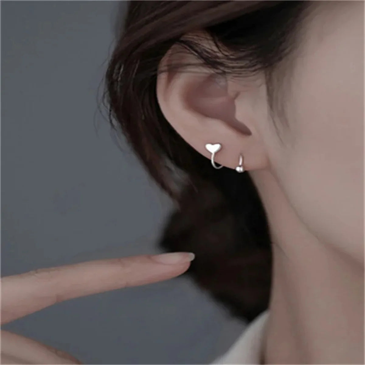 2 Stück Edelstahl Twist Love Heart Star Ohrstecker, S-Form hypoallergen Daith Helix Ohrknorpel Tragus Piercing Geschenk
