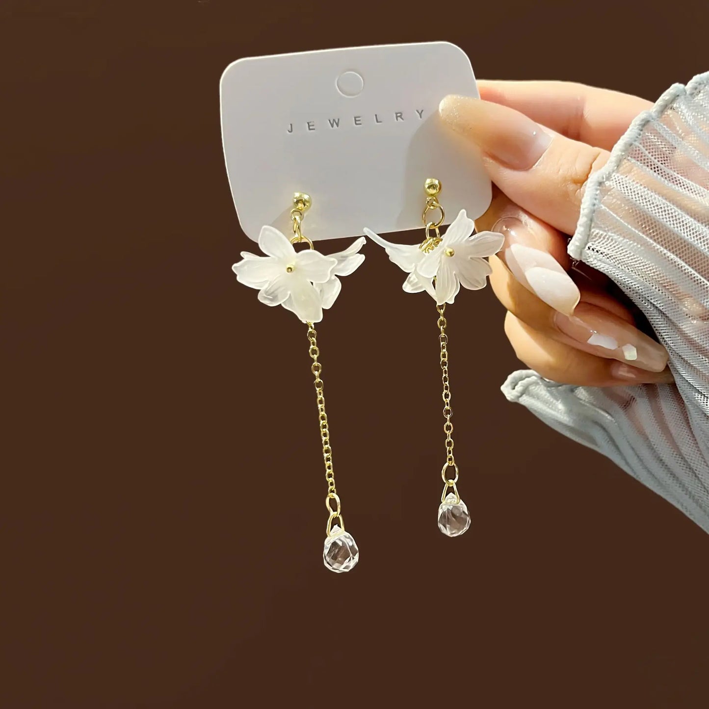 Nadel Soft Shell Weiße Blume Knospe Ohrringe Transparente Perle Blume Quaste Ohrringe Legierung Persönlichkeit Stil Sommer Mode