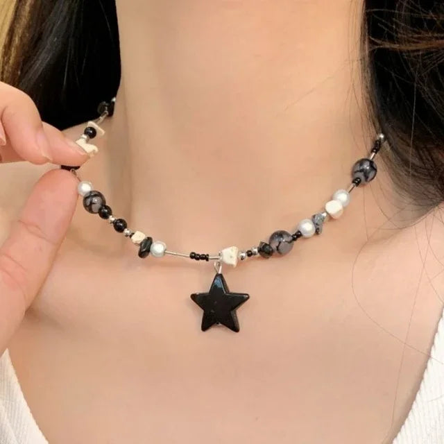 Y2K Schwarzer Stern Anhänger Halskette Frauen Süße Coole Hals Schmuck Mädchen Personalisierte Leichte Harz Pentagramm Perlen Halskette Geschenk