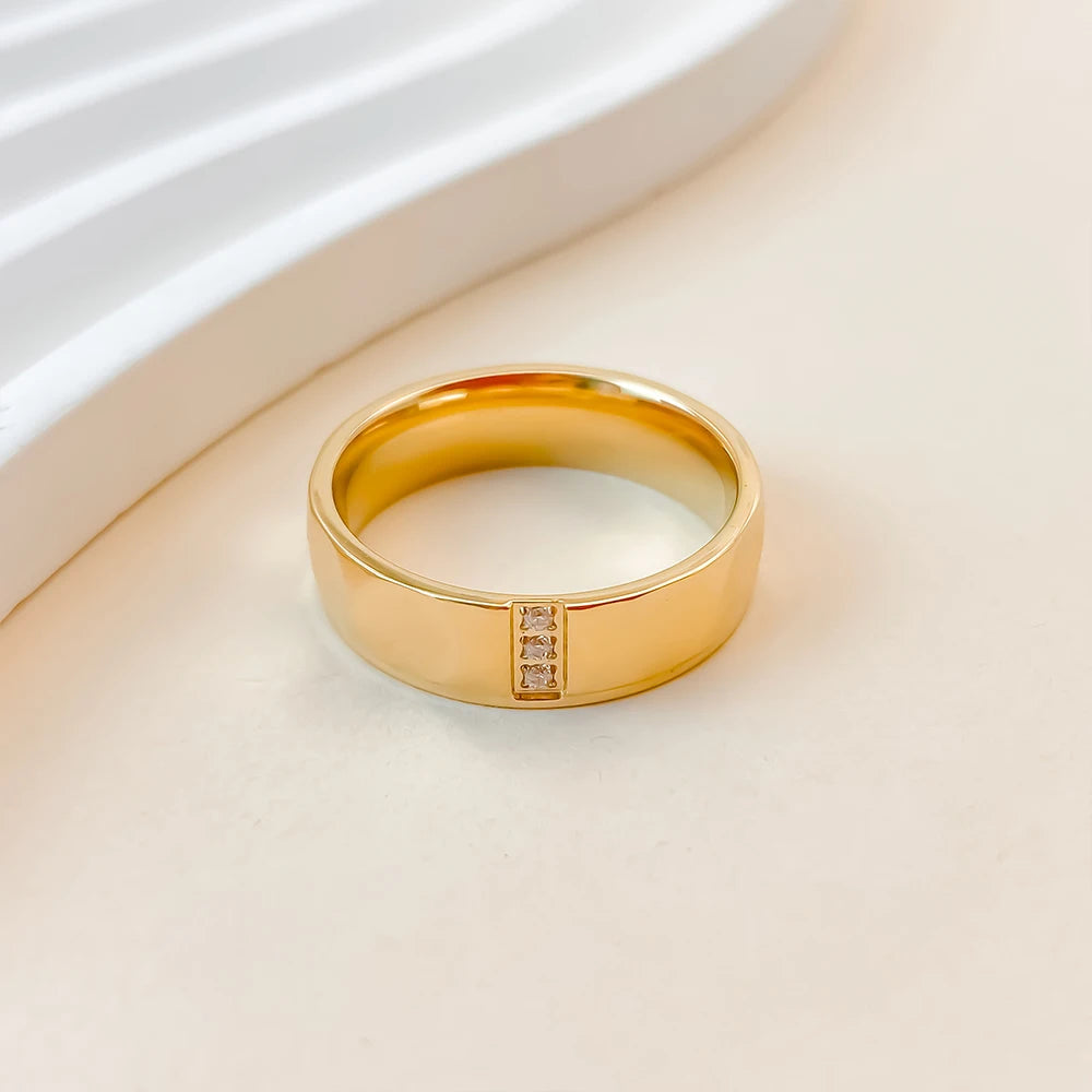 eManco Minimalistischer Ring mit breitem Gesicht, Strassring, poliert, metallisch, Premium-Party-Schmuck, Ringe direkt ab Werk