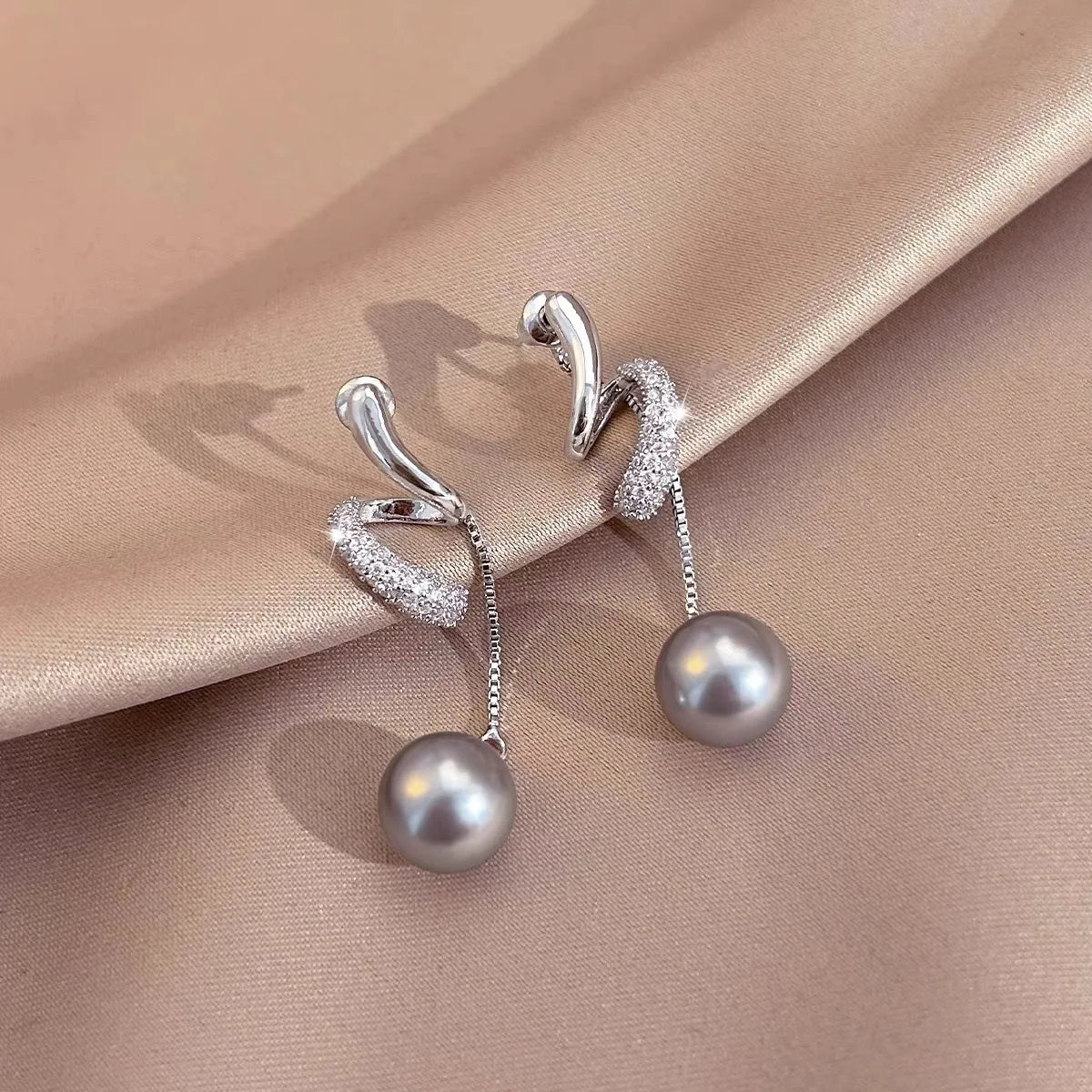 Licht Luxus Nische Design Kristall Lange Quaste Grau Perle Baumeln Ohrringe Für Frauen Mode Elegante Geometrie Schmuck Geschenke