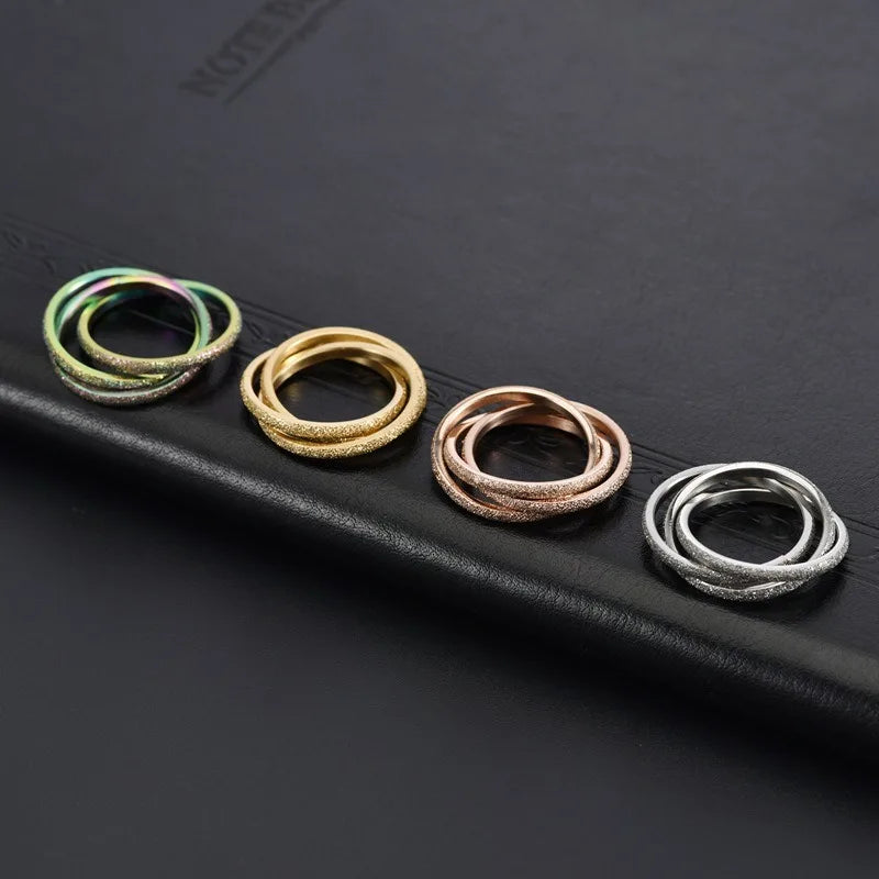 Kolmnsta Triple Interlocked Rolling Titan-Edelstahlringe für Damen und Herren, mattiert, Verlobung, Hochzeit, Paarring, 3-in-1