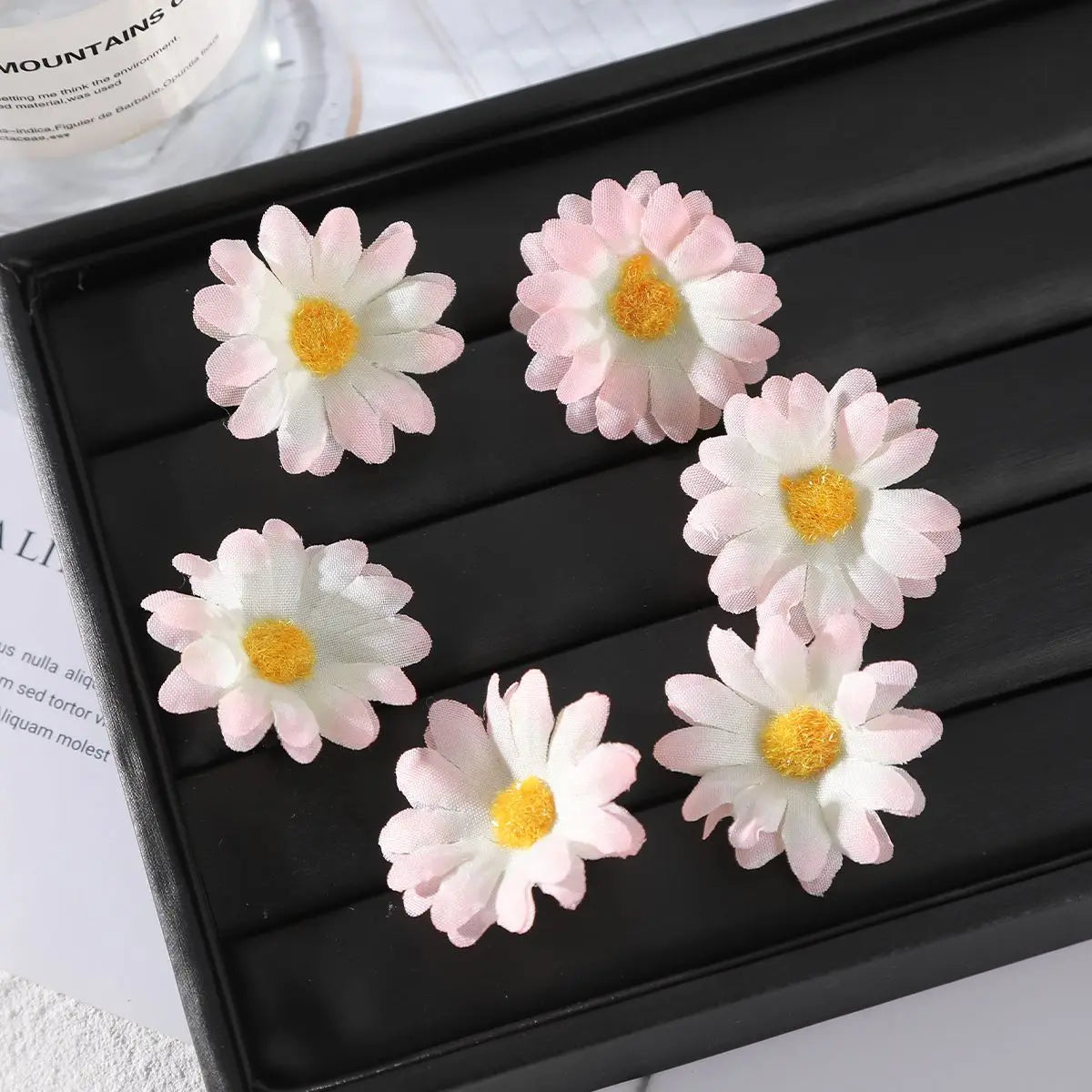 AWAYTR 6 Stück Sonnenblumen-Haarspangen, seitlicher Pony-Clip, niedliche Gänseblümchen, kleine Blumen-Haarnadeln, Entenschnabel-Haarnadel, Damen-Haar-Accessoires