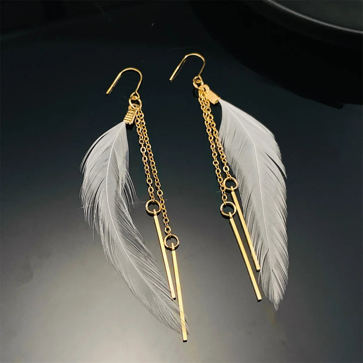 Neue europäische und amerikanische Retro-Mode kreatives Design Feder ohrringe exquisite Quasten ohrringe als Schmuck geschenk für Freunde