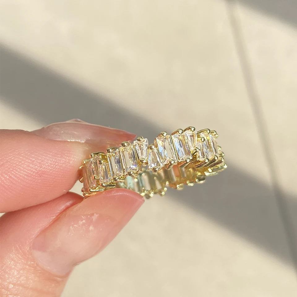 Klassische Baguette-Zirkonia-Verlobungsringe für Damen, luxuriöser, 18 Karat vergoldeter Hochzeitsschmuck