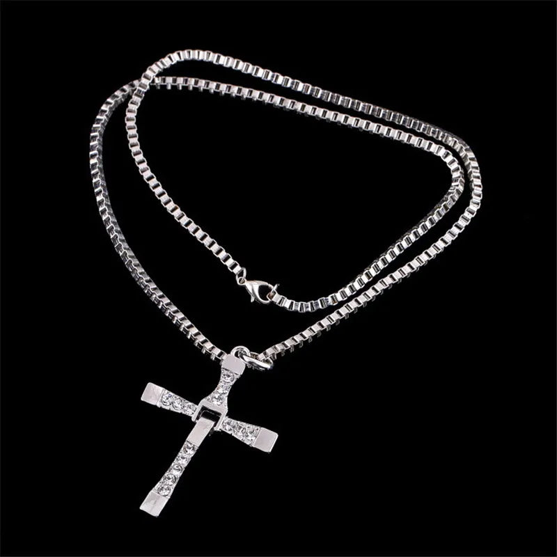 Dominic Toretto The Fast and The Furious Celebrity Vin Diesel Artikel Kristall Jesus Männer Kreuz Anhänger Halskette Geschenk Schmuck