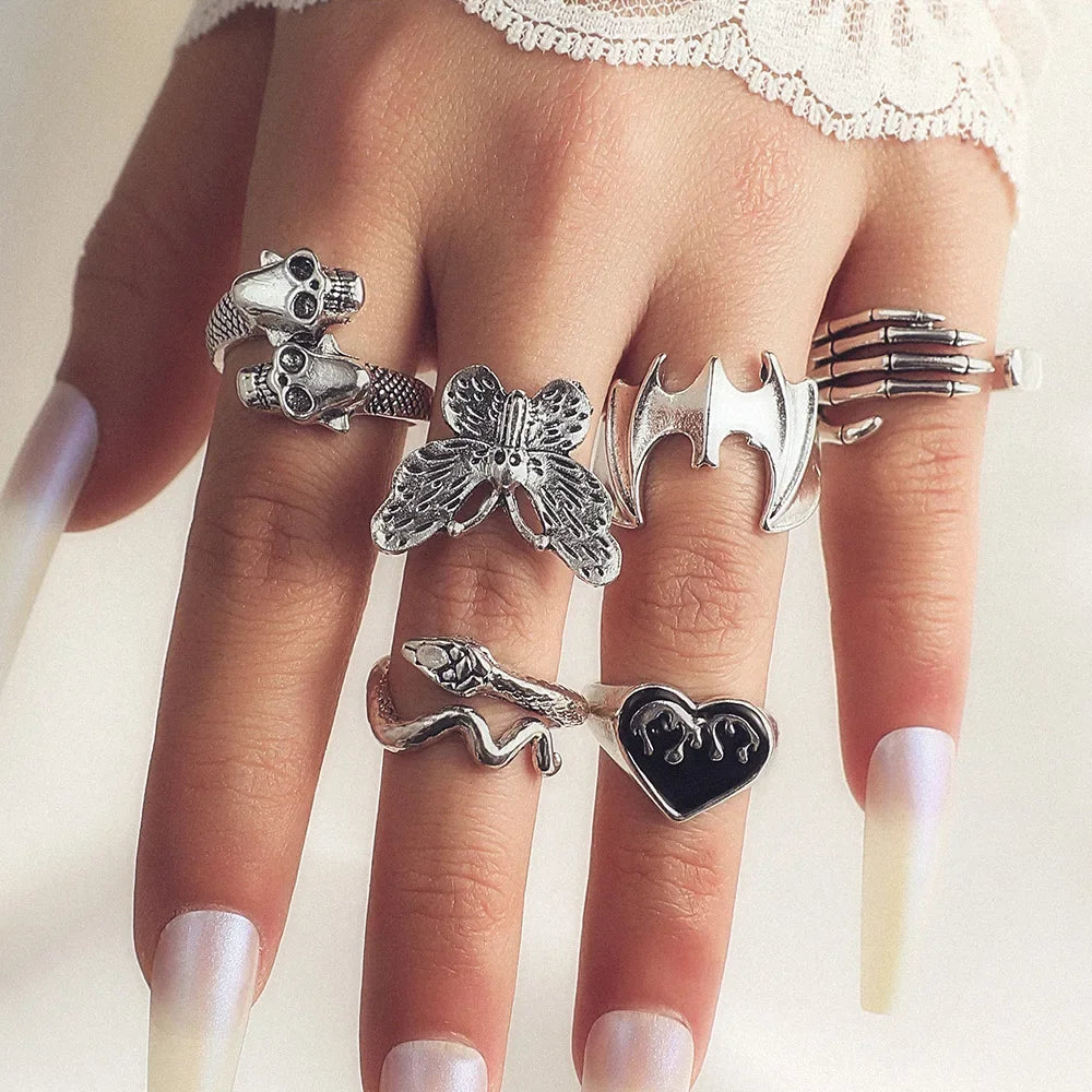 LATS 8 Stück unregelmäßige rote Kristallherz ästhetische Ringe für Frauen Y2K Gothic Schmetterling Spinnenring kreative Schmuckzubehör