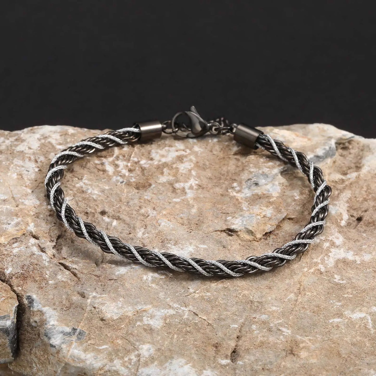 Zweifarbige gedrehte Kettenarmbänder für Männer und Jungen, 18–23 cm Edelstahl-Kettenglieder-Armband, 2025 neue stilvolle Schmuckgeschenke