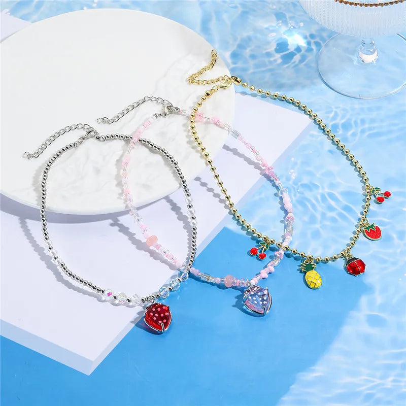 Süße einfache rote Kirsche Anhänger Schlüsselbein Halsketten für Frauen Kragen Metall Barock Perle Ketten Halskette Hochzeit Schmuck Geschenke