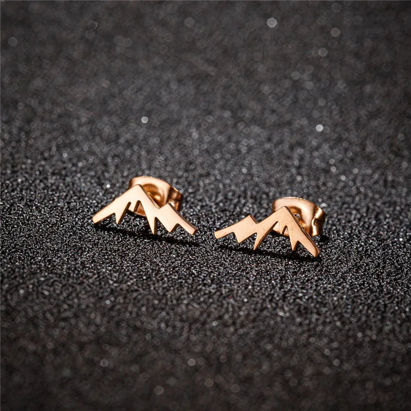 Lässige Mode Edelstahl Mountain Peak Ohrstecker für Frauen Mädchen Klassische Geographie Ohr Piercing Schmuck Wanderer Geschenke