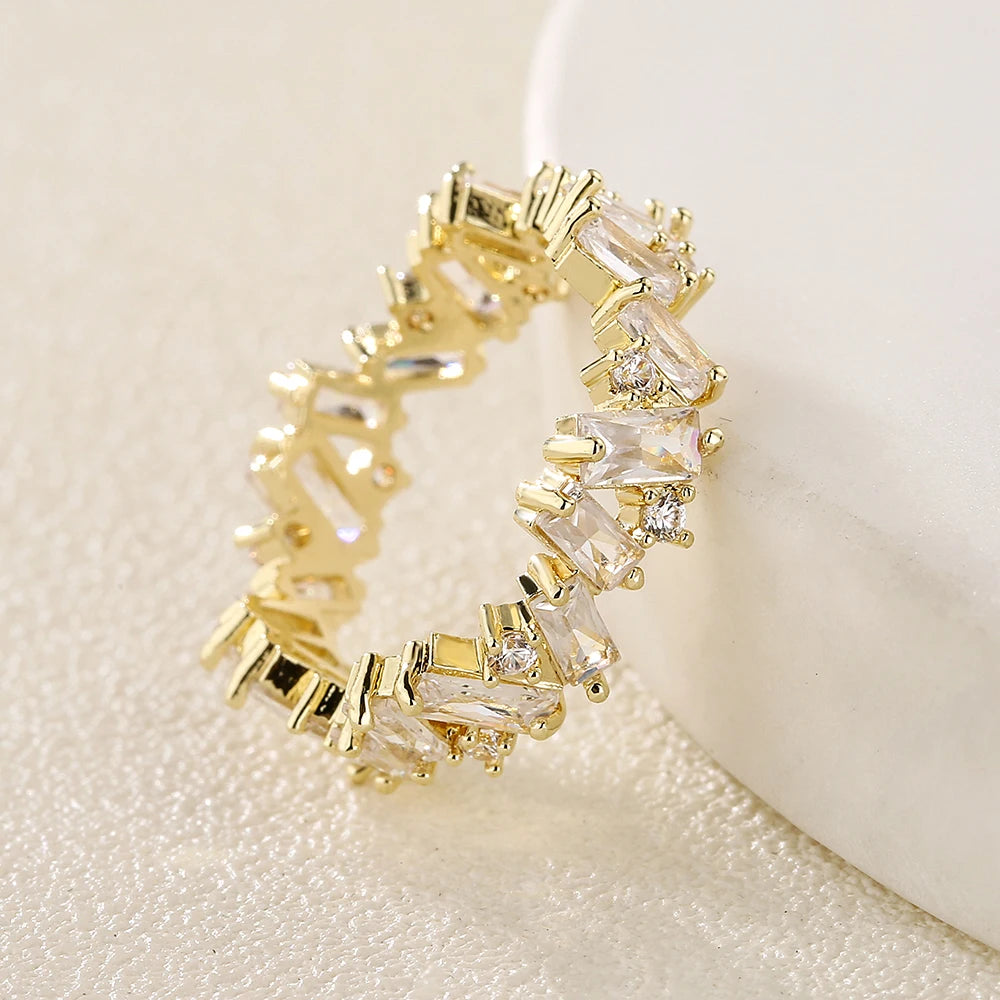 Klassische Baguette-Zirkonia-Verlobungsringe für Damen, luxuriöser, 18 Karat vergoldeter Hochzeitsschmuck