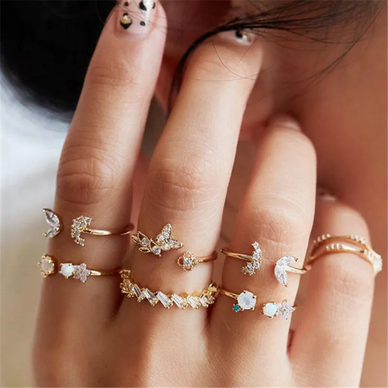 Boho Zirkon Ringe Set für Frauen, Gold Farbe Böhmen Kristall Brief Liebe Herz Mond Pfeil Blume Ring Hochzeit Schmuck Geschenke