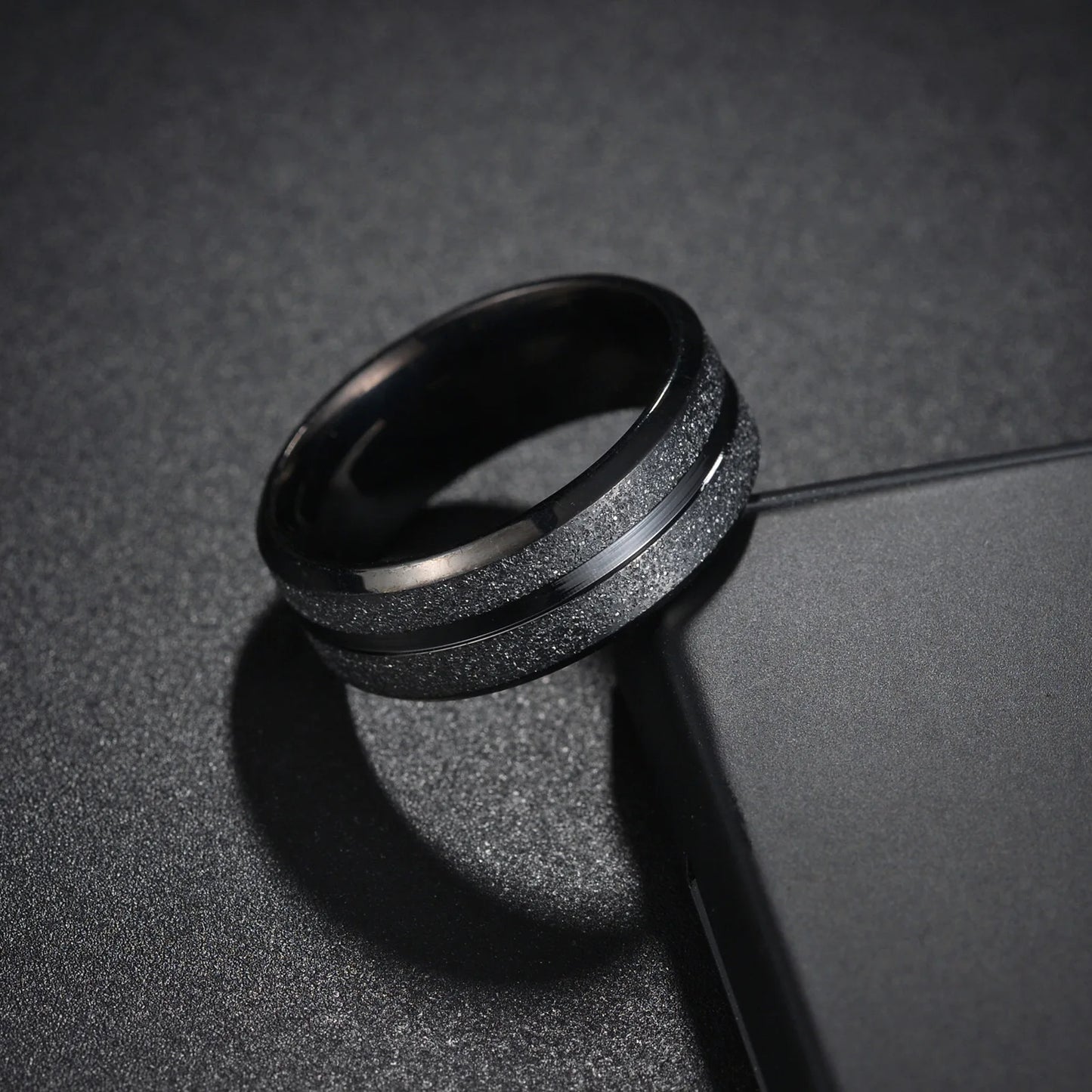 Einfacher 8 mm Herren-Paar-Ring aus schwarzem Titan, matt fertiger Fingerring, Schmuck für männliche Eheringe, Geschenk