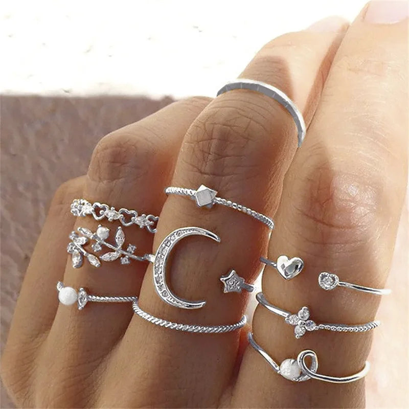 Boho Zirkon Ringe Set für Frauen, Gold Farbe Böhmen Kristall Brief Liebe Herz Mond Pfeil Blume Ring Hochzeit Schmuck Geschenke