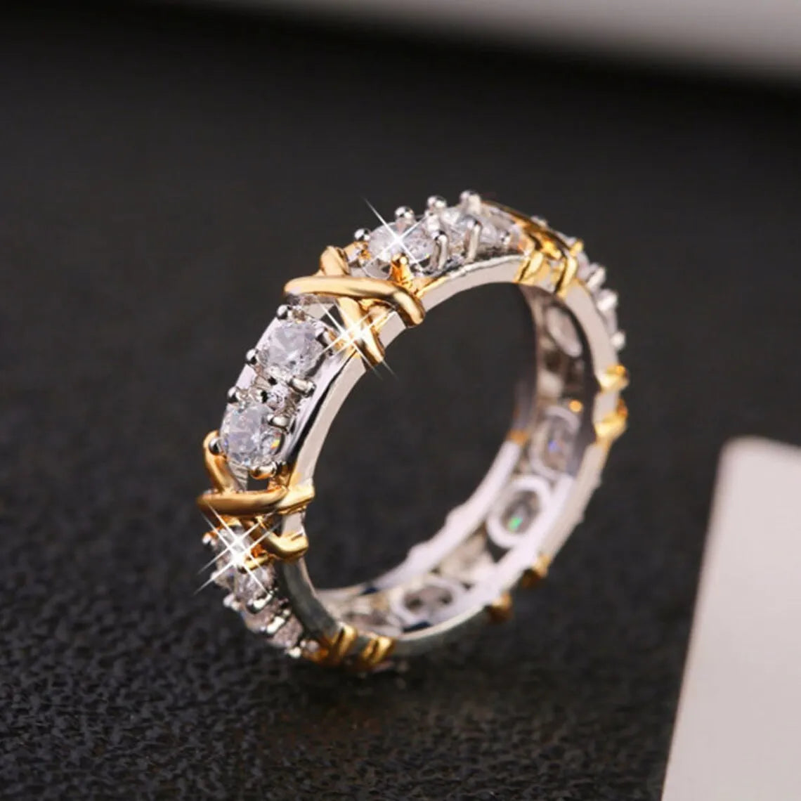 1psc Luxus elegante glänzende Zirkon Kreuz ringe für Frauen Mode Einfachheit Ring Party Dekor Festival Hochzeits geschenk Schmuck Frauen
