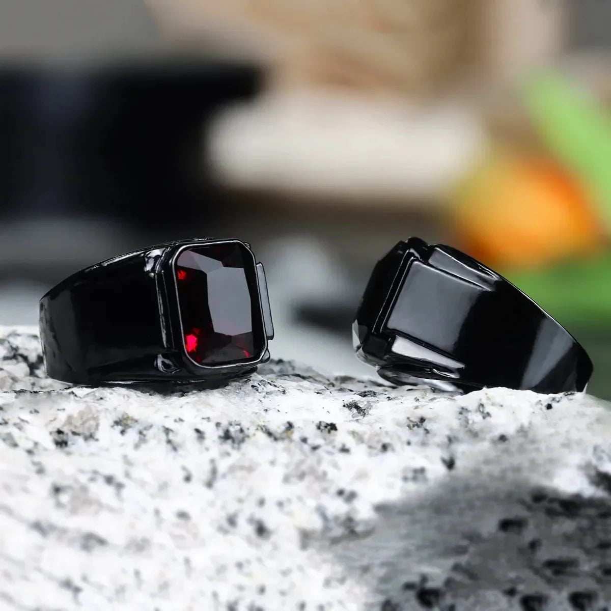 Vintage Schwarz Rot Neue Mode Hand Ornament Punk Hip Hop Persönlichkeit Herren Ring Geschenk für Männer und Frauen Mohamed Sari Sos Эма Sezю