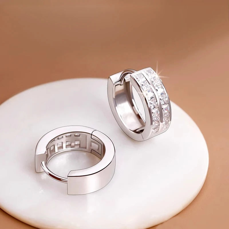 Huitan Silberfarbene, brillante Zirkonia-Creolen für Damen, anmutige Accessoires für den täglichen Gebrauch, weiblicher Modeschmuck, Geschenke