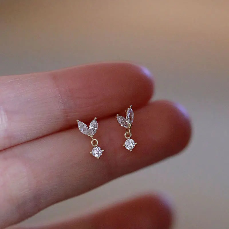 Koreanische Nette Ohr Piercing Wasser Tropfen Ohrringe für Frauen Kristall Kurze Quaste Hypoallergen Weibliche Ohrringe Partei Schmuck Brincos