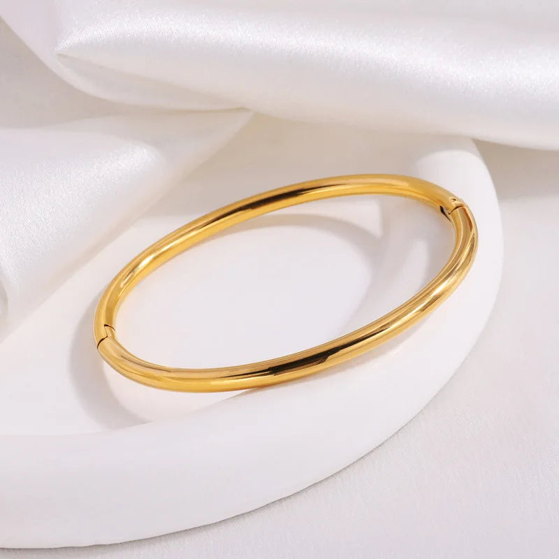 ZAKOL Wasserdichtes Edelstahl-Manschettenarmband, Armreifen für Damen, glattes Metall, zu öffnende Armbänder, Schmuck, Geschenk