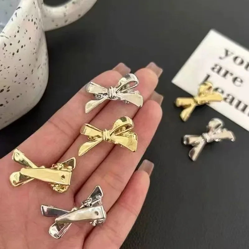 4 Stück/Set neue Mini-Haarnadeln mit goldener Schleife für Damen, süße und coole Mädchen-Pony-Haarnadeln und Haar-Accessoires
