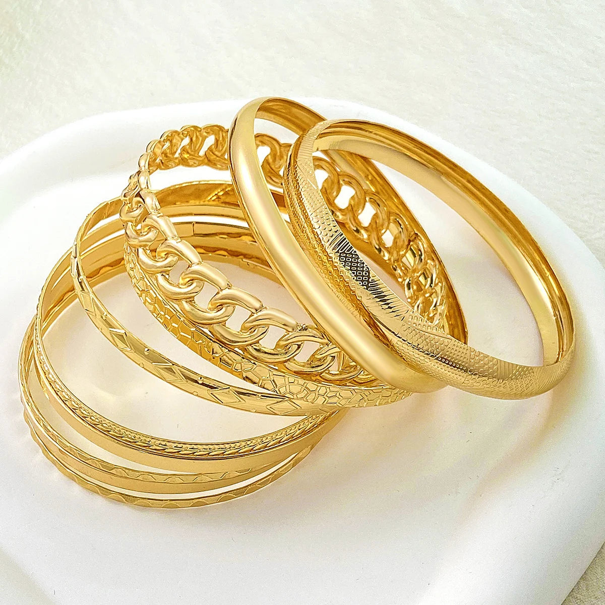 Zehnteiliges Set aus stilvollen böhmischen Folk-Retro-Armbändern mit weitem Gesicht in Gold- und Silberfarbe für Hochzeitsbankett-Schmuck