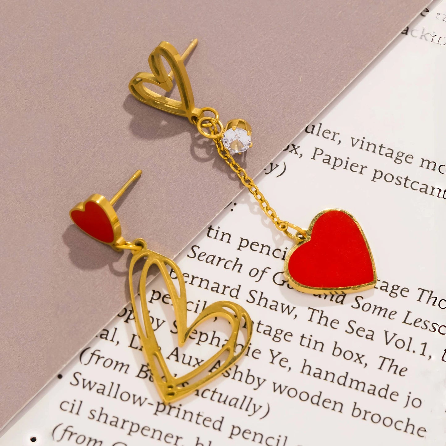 UHBINYCA Asymmetrische rote herzförmige Quasten-Anhänger-Ohrringe für Damen, vergoldeter exquisiter Schmuck aus Edelstahl